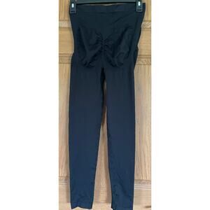 NWOT Black Maternity Size Medium Yoga Pants with Butt Lifting Panel Inseam 24.5”